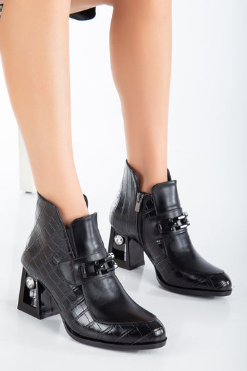 Toka Detaylı Fermuarlı Topuklu Bootie - Siyah